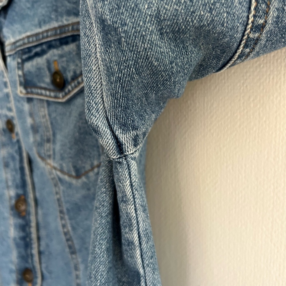 Vintage Y2K Studio Ease Denim Trucker Short Jean Jacket Indie 2000s Layering | 8 - Picture 10 of 15